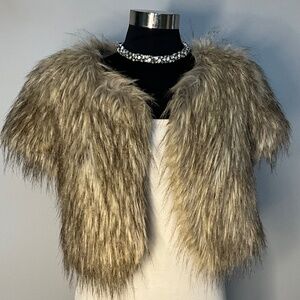 *Jennifer LOPEZ Faux Fur Jacket*